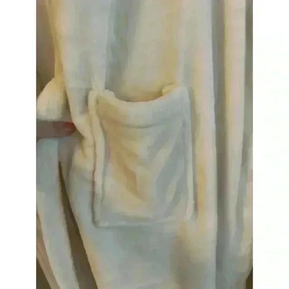 Disney Cruise Line Cream Plush Robe Luxurious Belted One Size - Picture 2 of 6